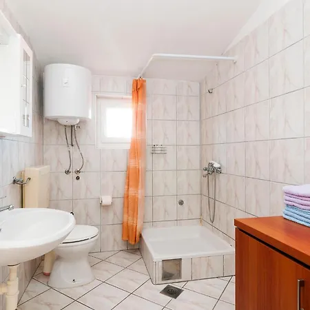 Apartament Front In Svfilip I Jakov