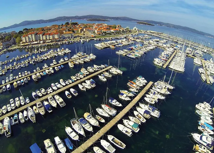 Obala Kralja Tomislava Iii Apartment Sveti Filip i Jakov